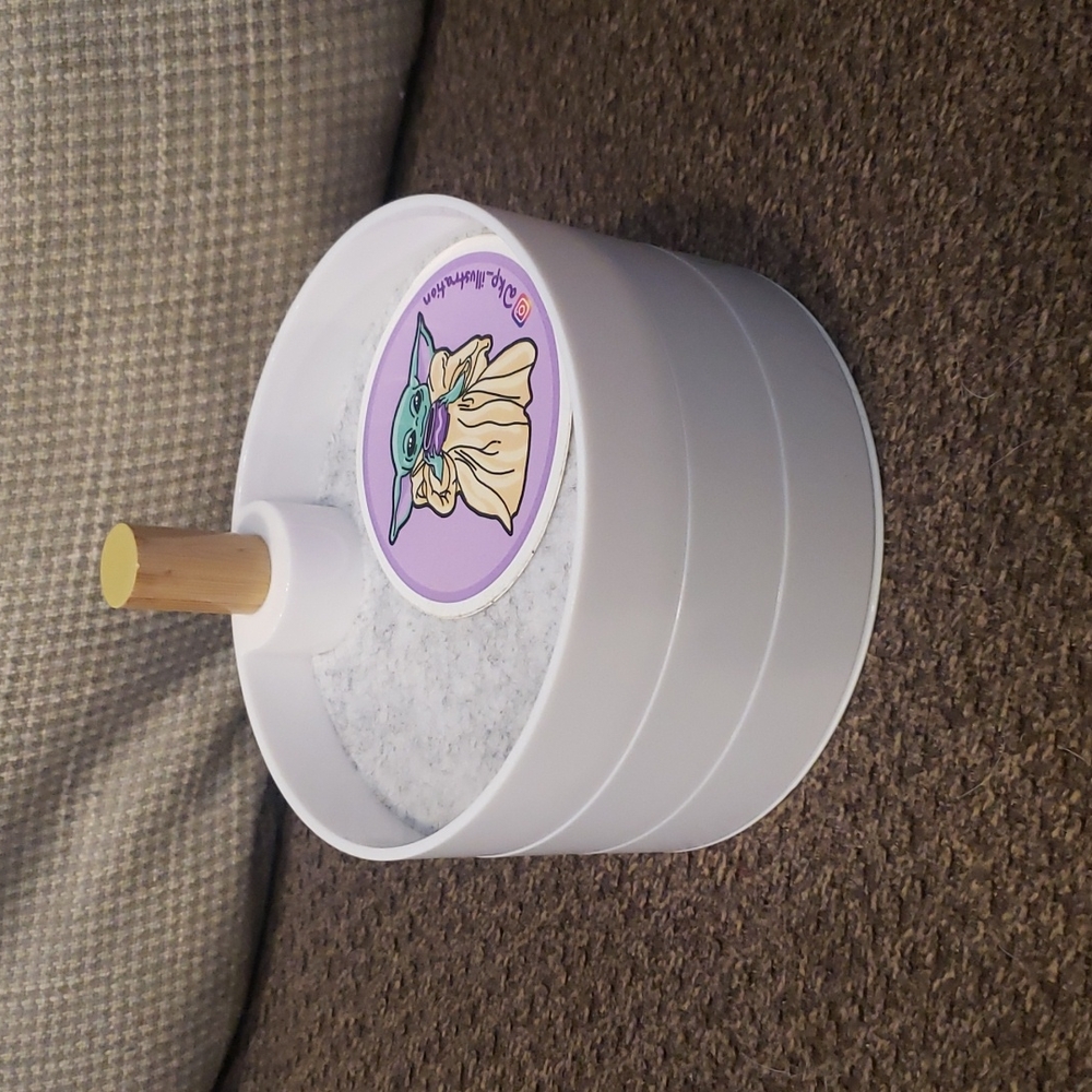 Small storage container - Picture 2 of 2